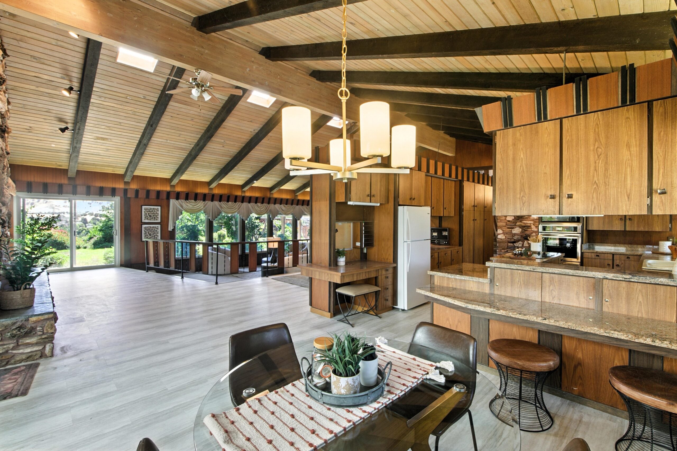 Brentwood real estate agent (Homes by Krista)