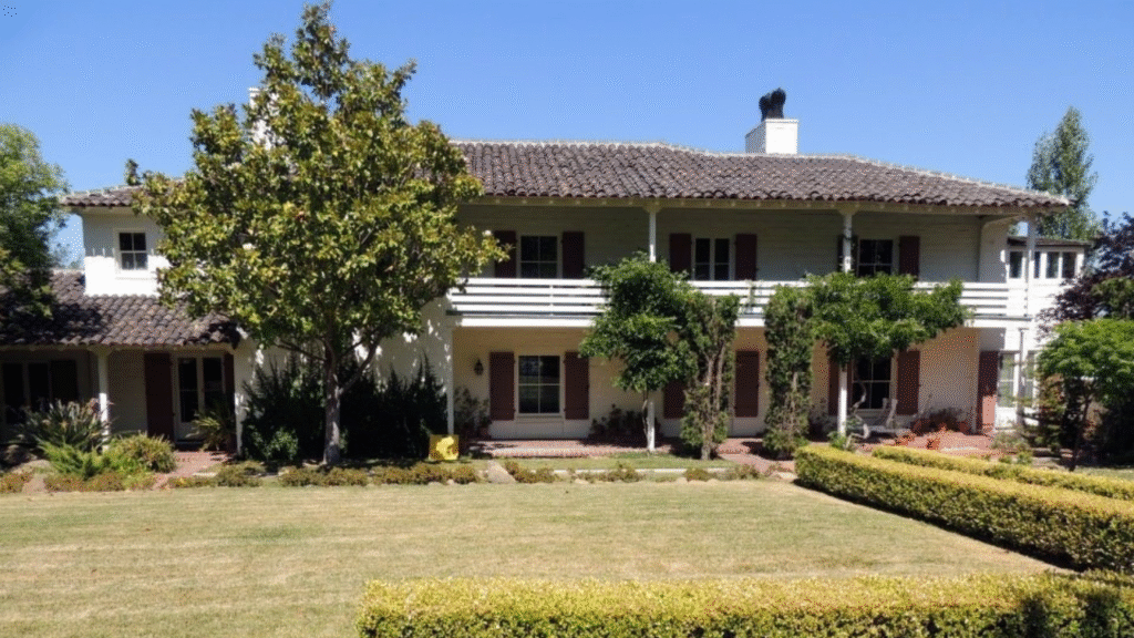 Brentwood real estate agent (Homes by Krista)