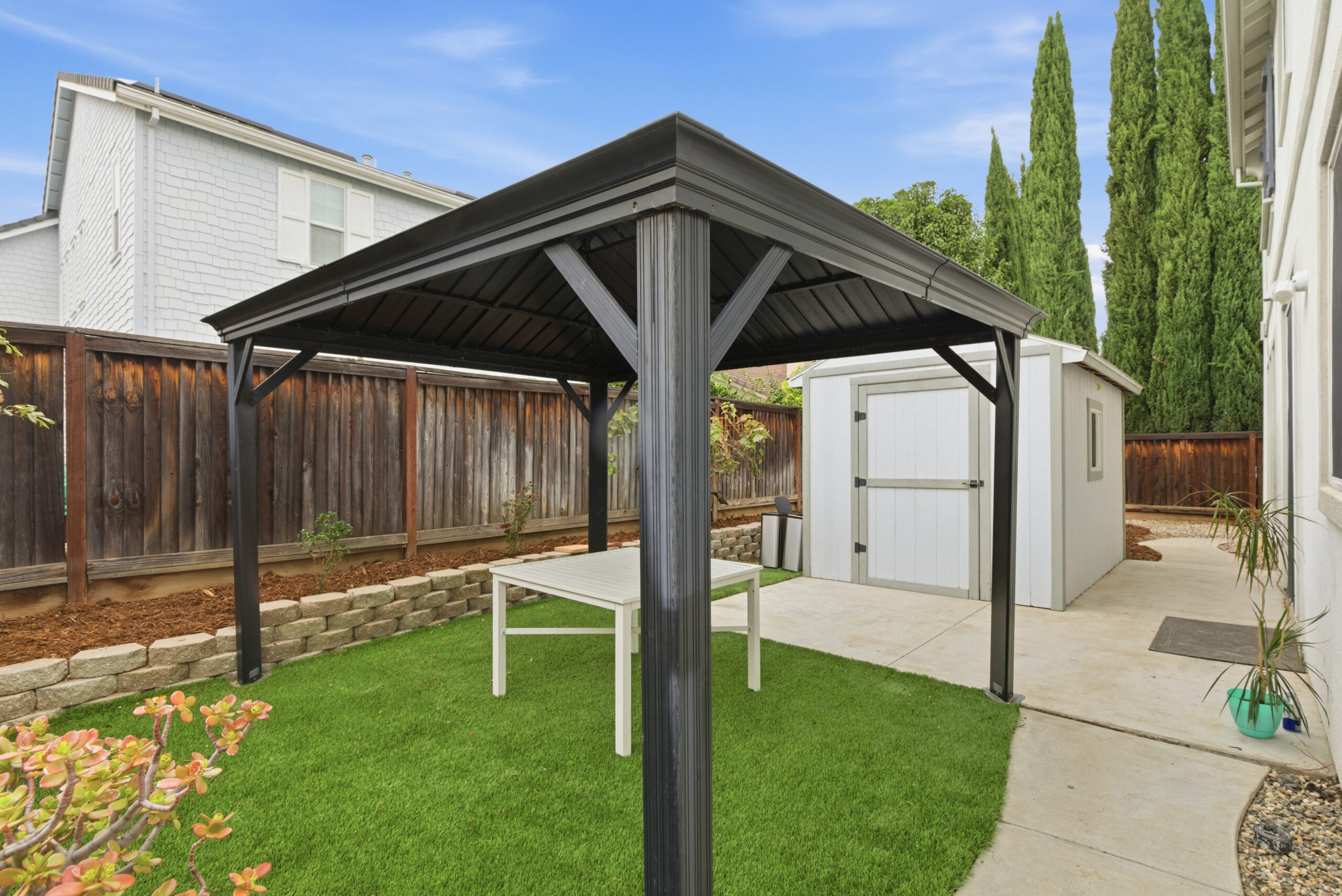 Brentwood real estate agent (Homes by Krista)
