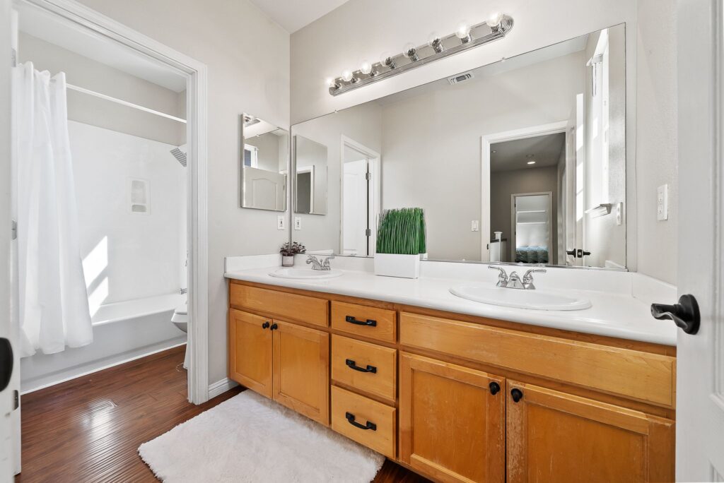 Brentwood real estate agent (Homes by Krista)