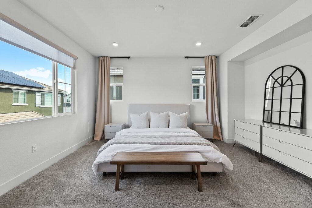 Brentwood real estate agent (Homes by Krista)
