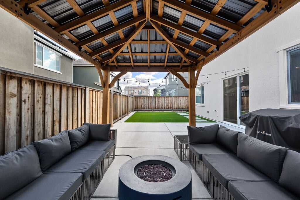 Brentwood real estate agent (Homes by Krista)