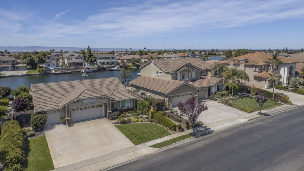 Brentwood real estate agent (Homes by Krista) Brentwood real estate agent (Homes by Krista)