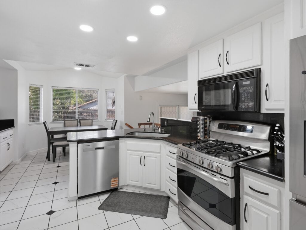 Brentwood real estate agent (Homes by Krista)